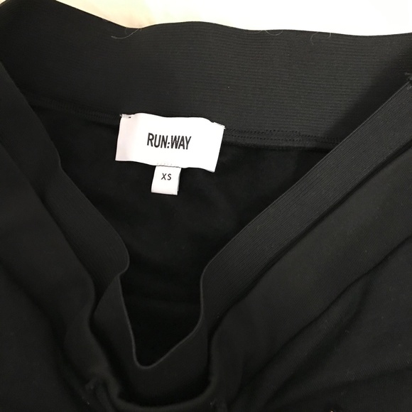 Run.Way by Carbon38 Midi Sport Skirt - Picture 3 of 4